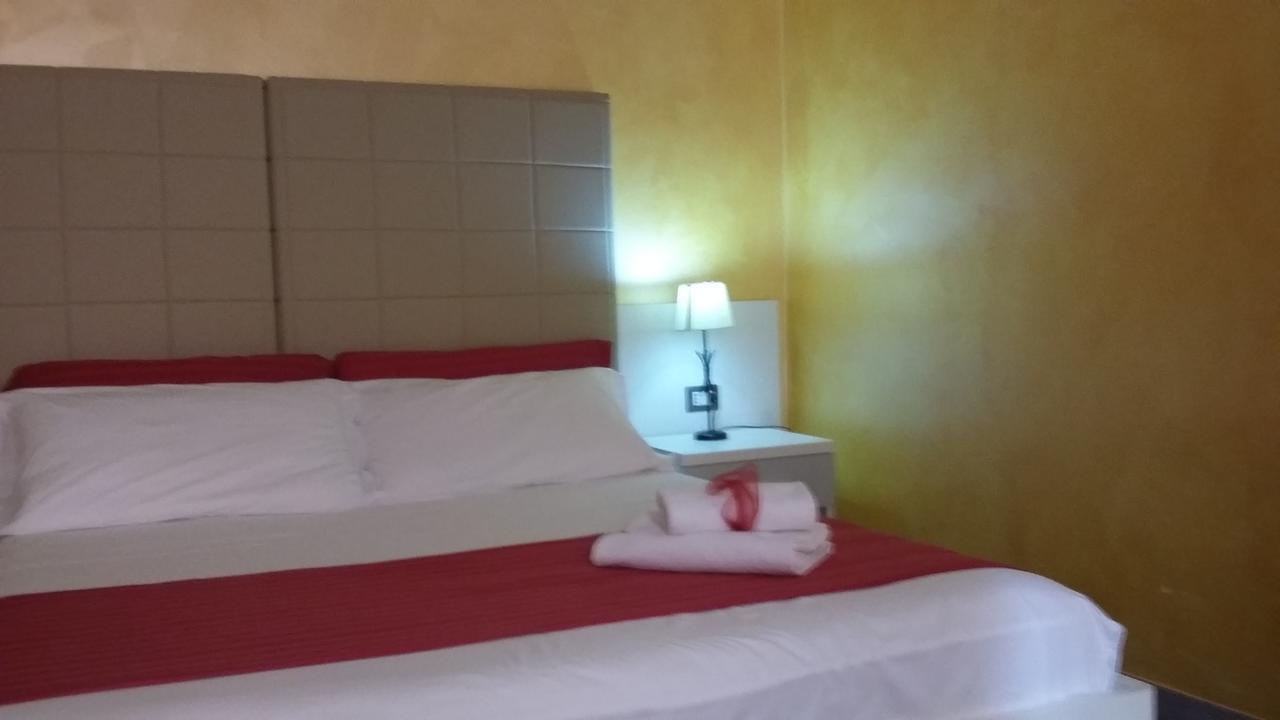 B&B Fiumicino Airport Resort Eksteriør billede